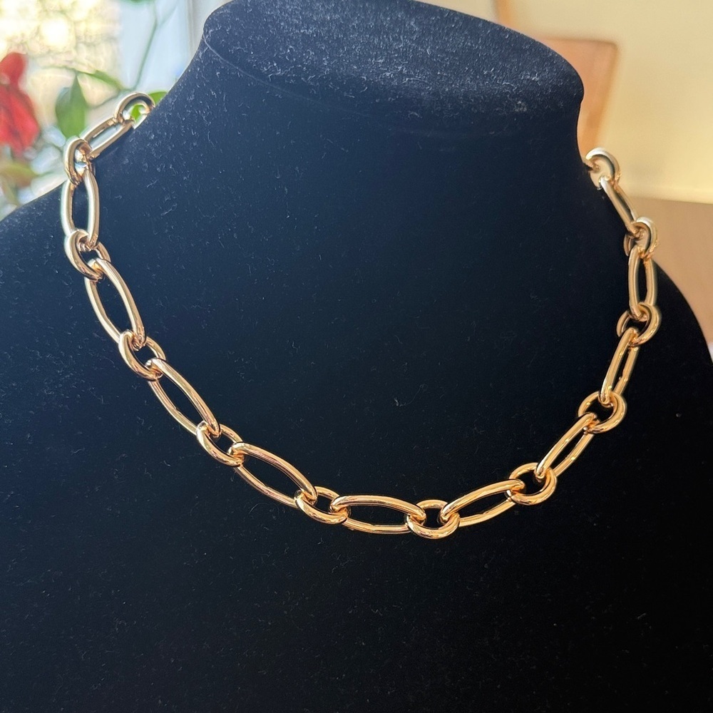 NWOT Gold Colored Link Necklace - Picture 4 of 5